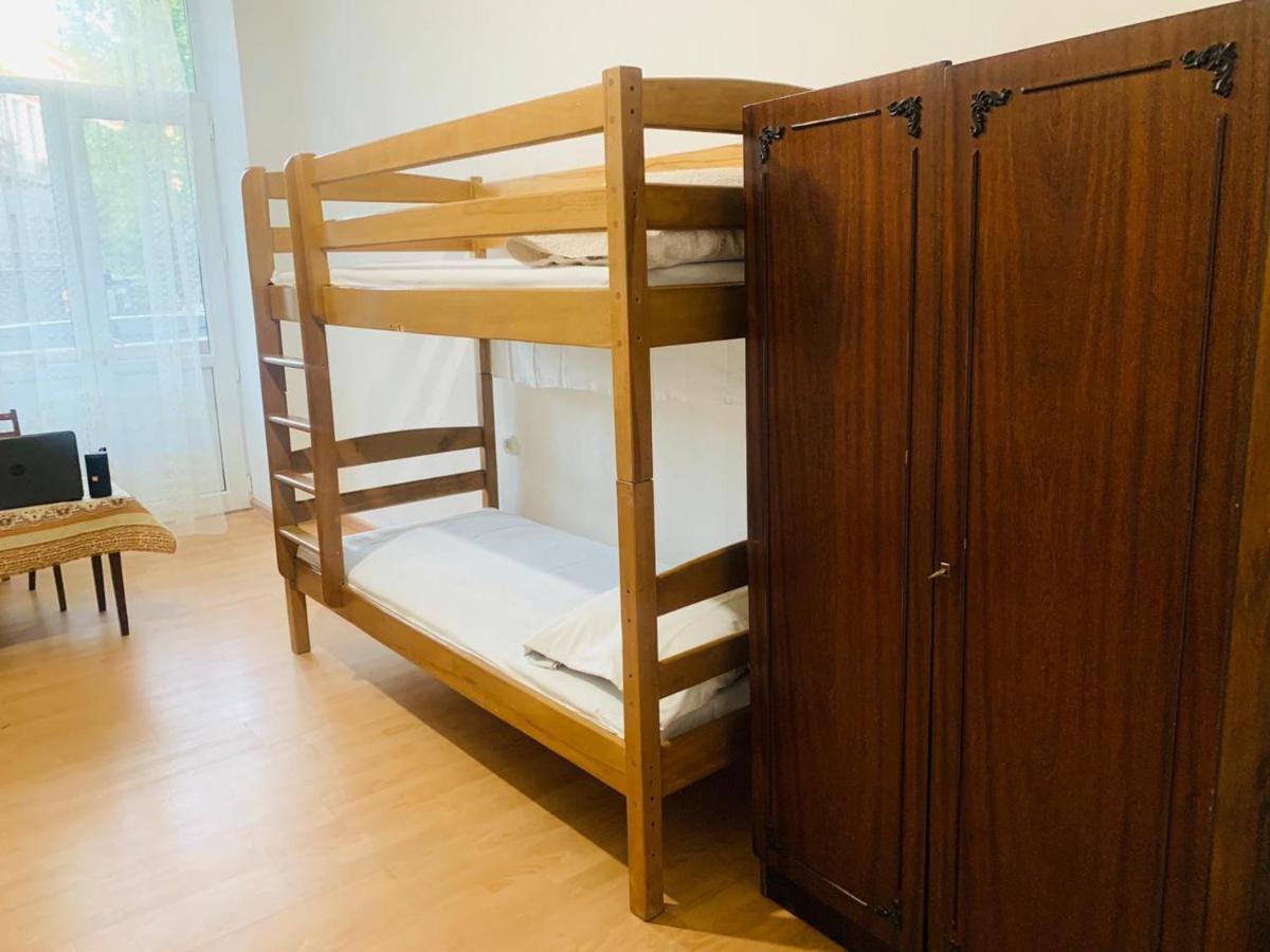 Infinity Hostel & Tour Ереван Екстериор снимка