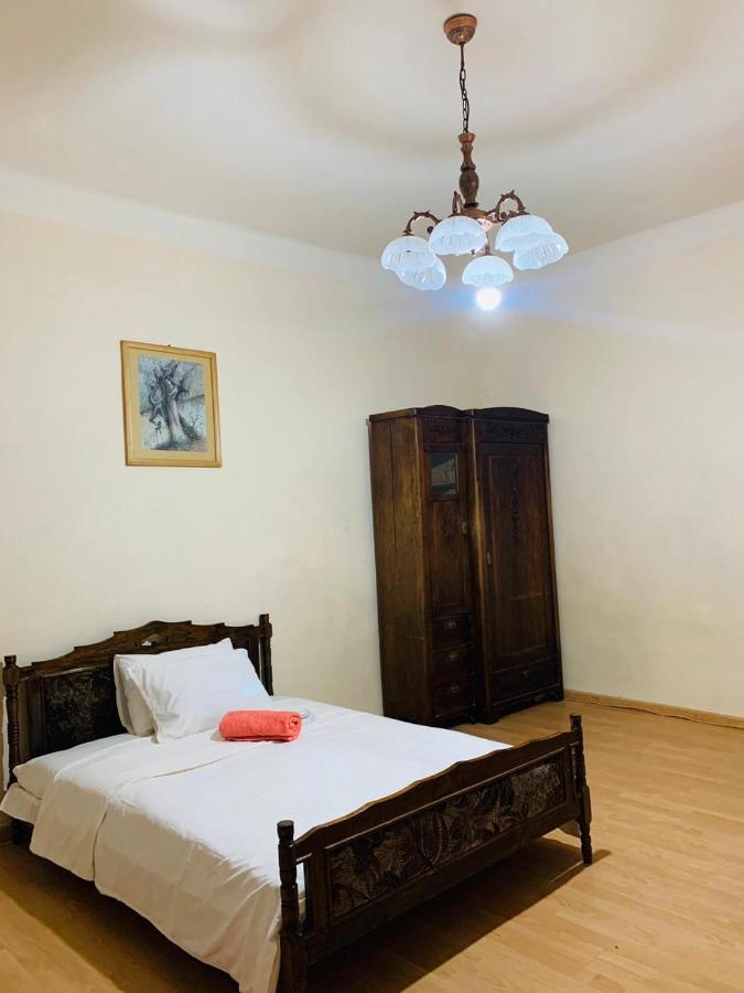 Infinity Hostel & Tour Ереван Екстериор снимка