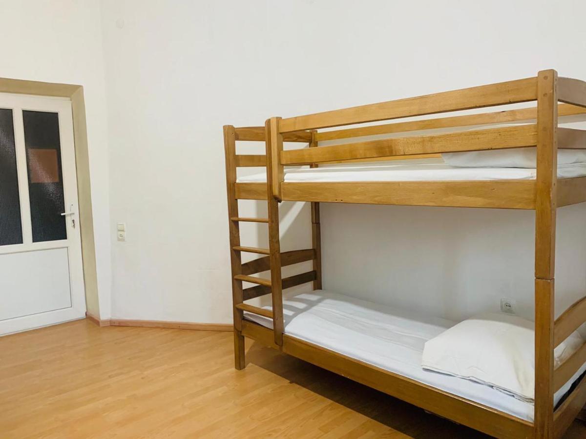 Infinity Hostel & Tour Ереван Екстериор снимка