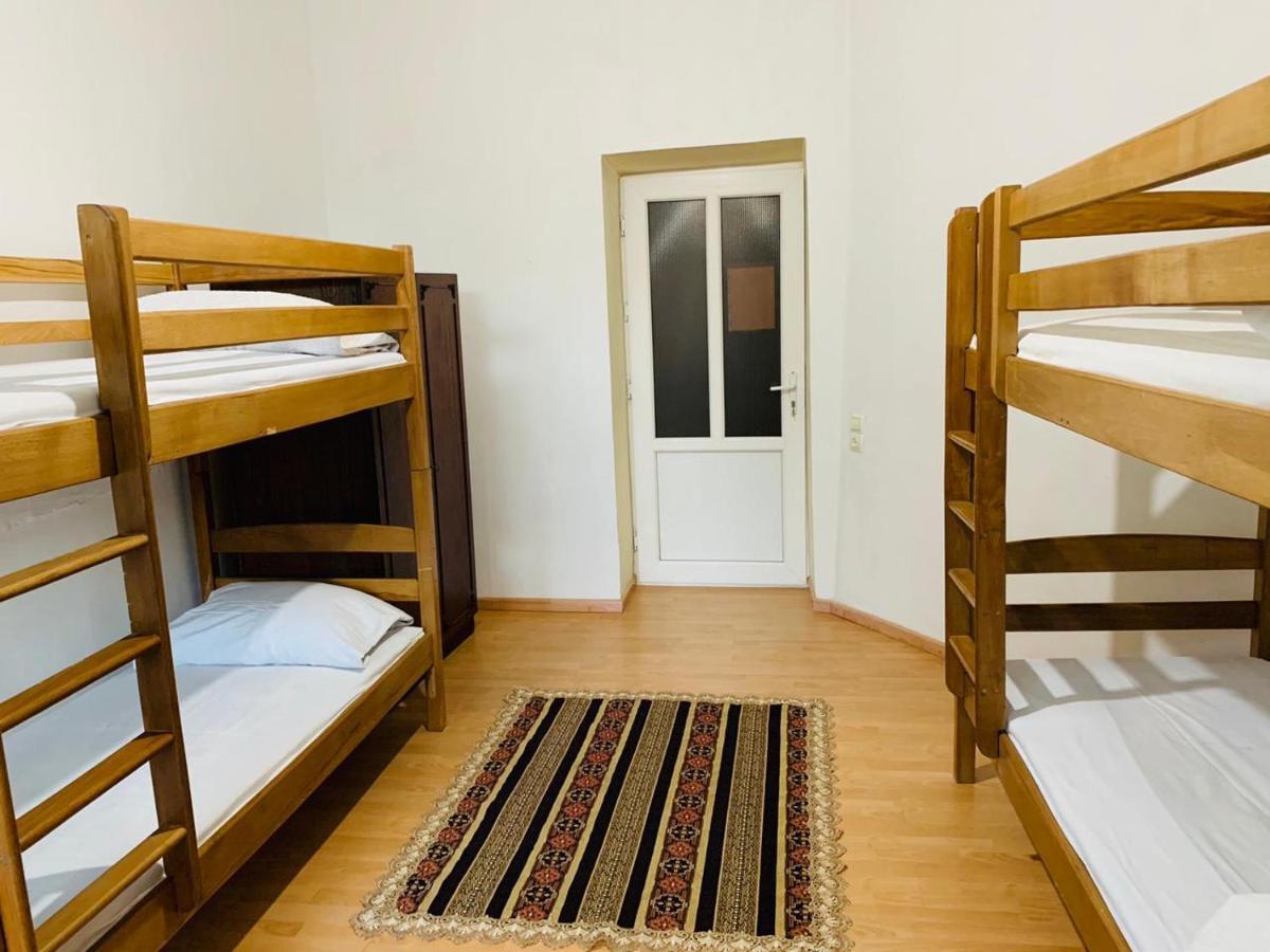 Infinity Hostel & Tour Ереван Екстериор снимка