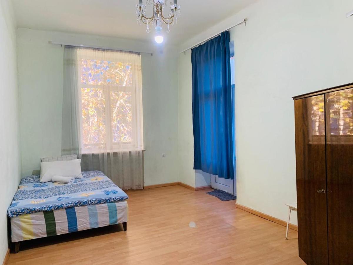 Infinity Hostel & Tour Ереван Екстериор снимка