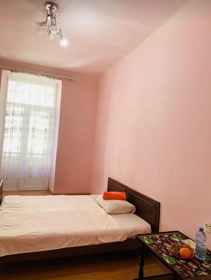 Infinity Hostel & Tour Ереван Екстериор снимка
