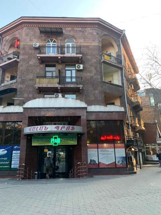 Infinity Hostel & Tour Ереван Екстериор снимка