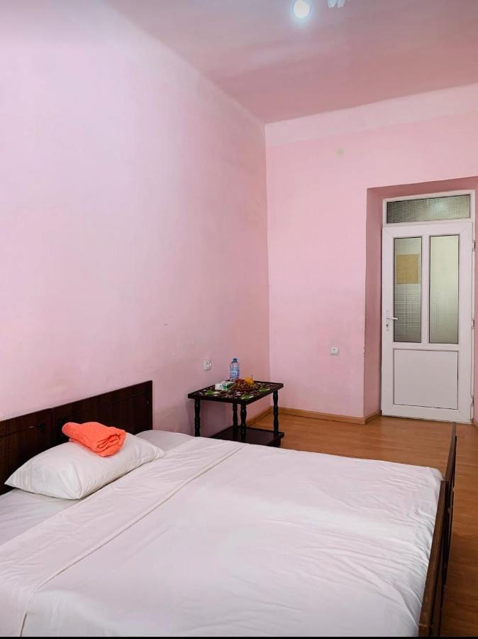 Infinity Hostel & Tour Ереван Екстериор снимка