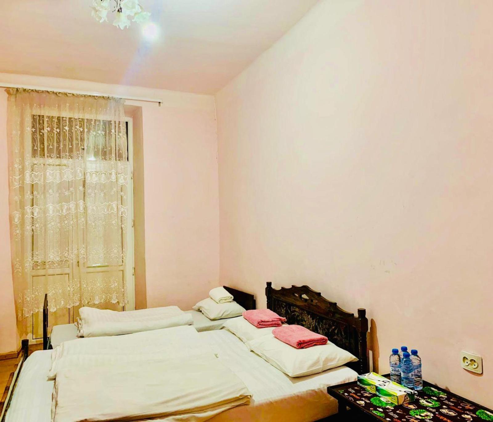 Infinity Hostel & Tour Ереван Екстериор снимка