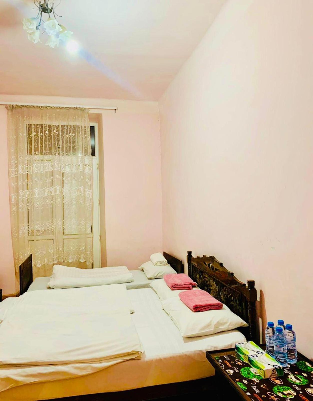 Infinity Hostel & Tour Ереван Екстериор снимка
