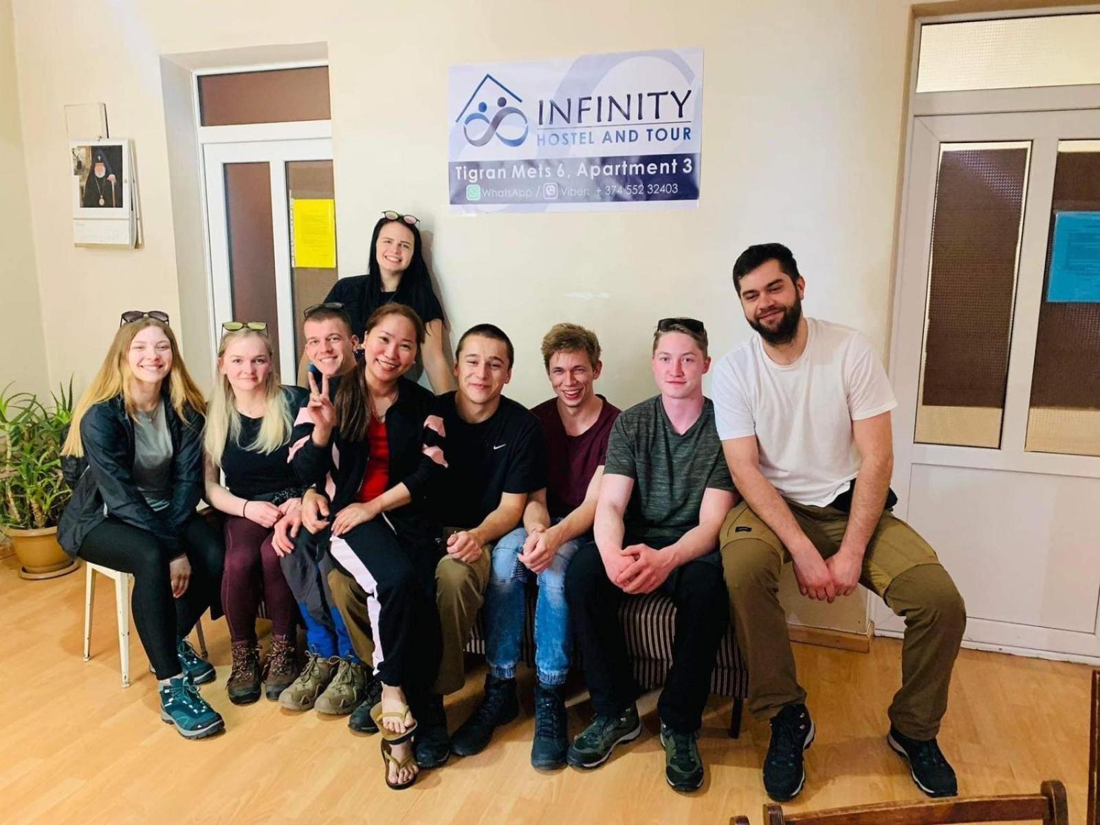 Infinity Hostel & Tour Ереван Екстериор снимка
